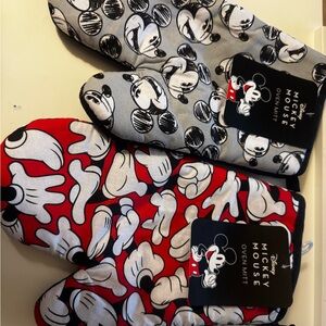 Disney Mickey Mouse and Minnie Red and Gray Oven Mitts
